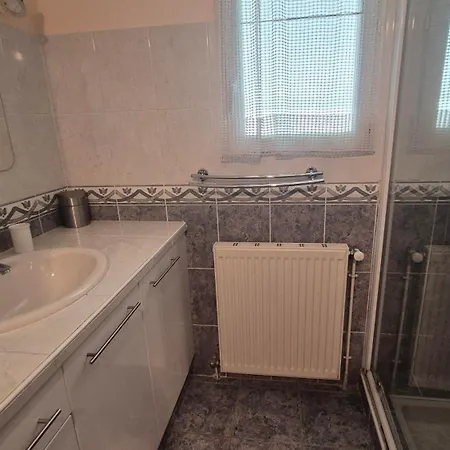 Maison Des Cerisiers Avec Piscine Privee A Feriehus *