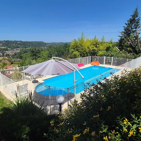 펜션 Maison Des Cerisiers Avec Piscine Privee A